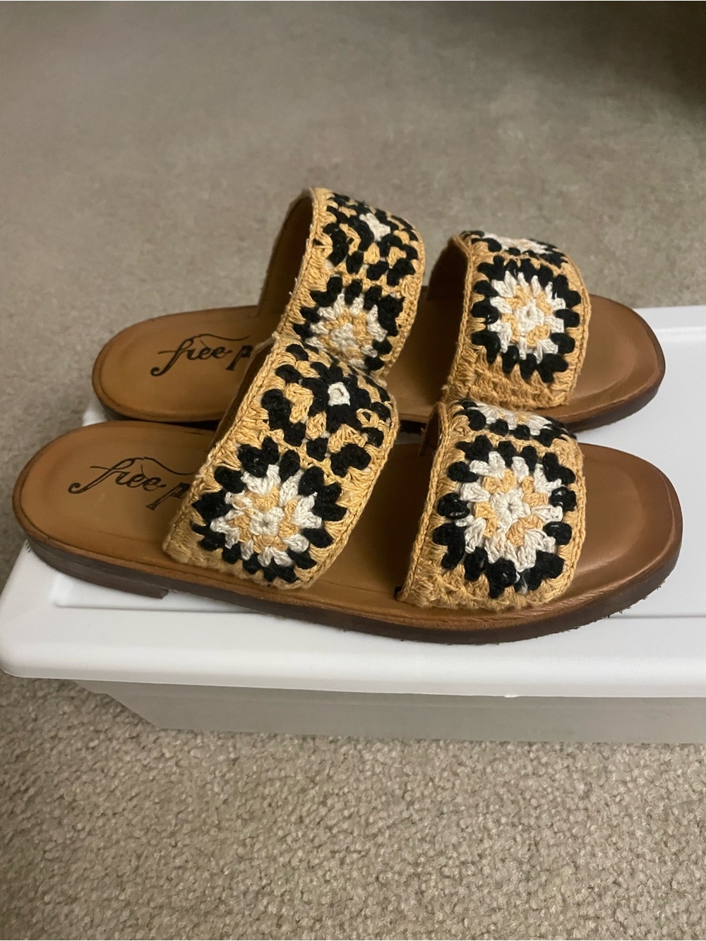 Free People Juliet Crochet Sandals slides New Never Worn sz 38 (8)